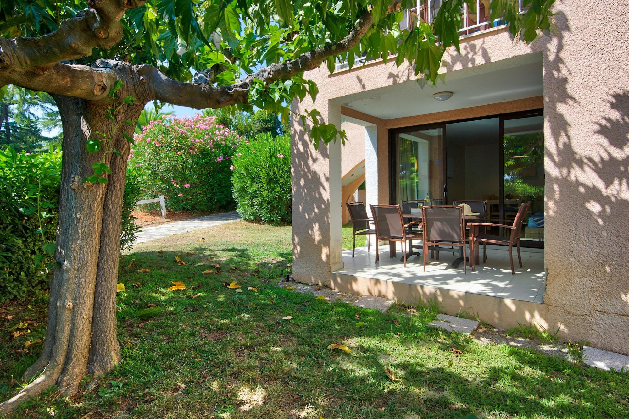 Residence Pierre & Vacances Les Parcs De Гримо Экстерьер фото